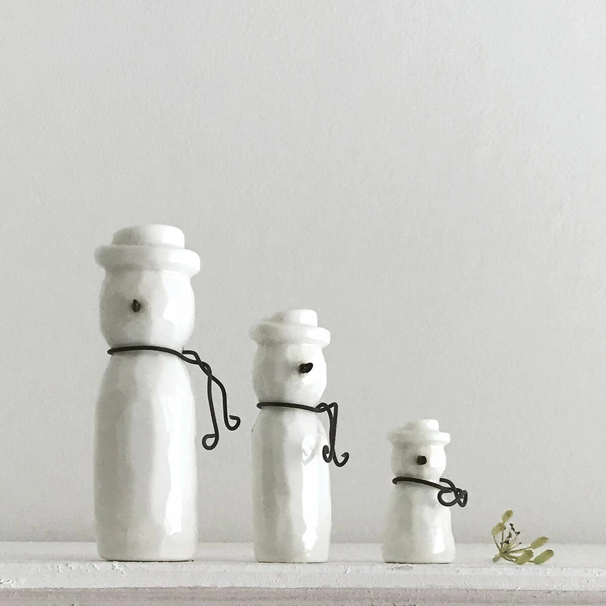 East Of India Christmas Set Of 3 Porcelain Snowmen | Festive Ornaments & Trinkets 6 East Of India Christmas Set Of 3 Porcelain Snowmen | Festive Ornaments & Trinkets - Image 4