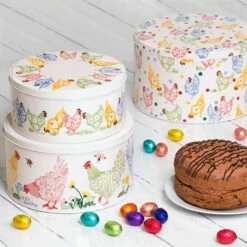 Emma Bridgewater Spring Chicken Set Of Three Round Cake Tins | Stylish Kitchen Storage 9 Emma Bridgewater Spring Chicken Set Of Three Round Cake Tins | Stylish Kitchen Storage -Campus Gifts Sales elite pdc3146 emma bridgewater spring chicken set of three cake tins ls