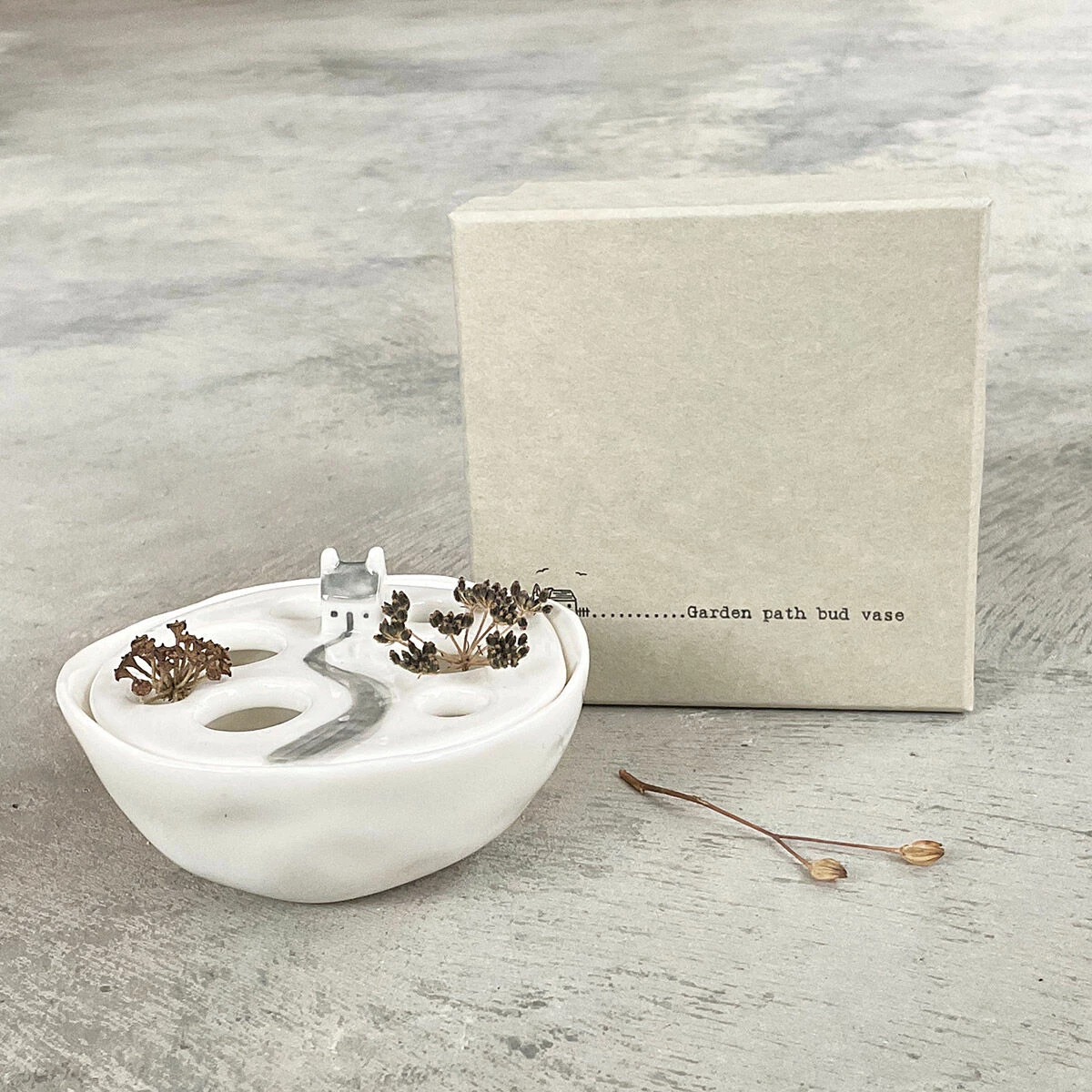 East Of India Garden Path Flat Bud Vase - New In Collection 6 East Of India Garden Path Flat Bud Vase - New In Collection - Image 4