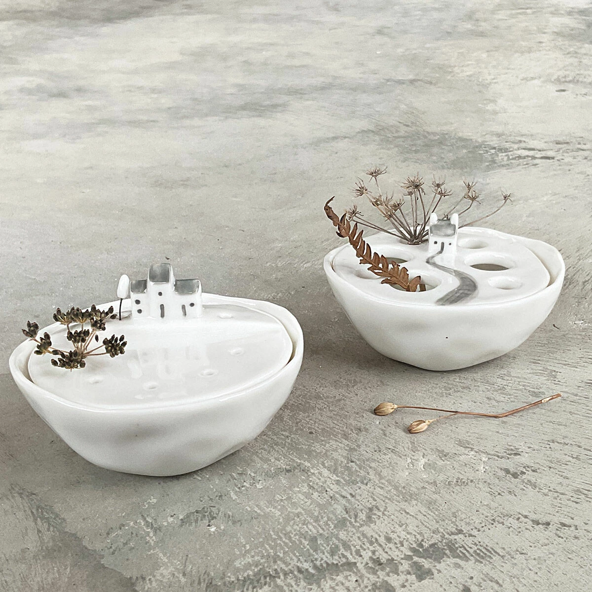 East Of India Garden Path Flat Bud Vase - New In Collection 7 East Of India Garden Path Flat Bud Vase - New In Collection - Image 5