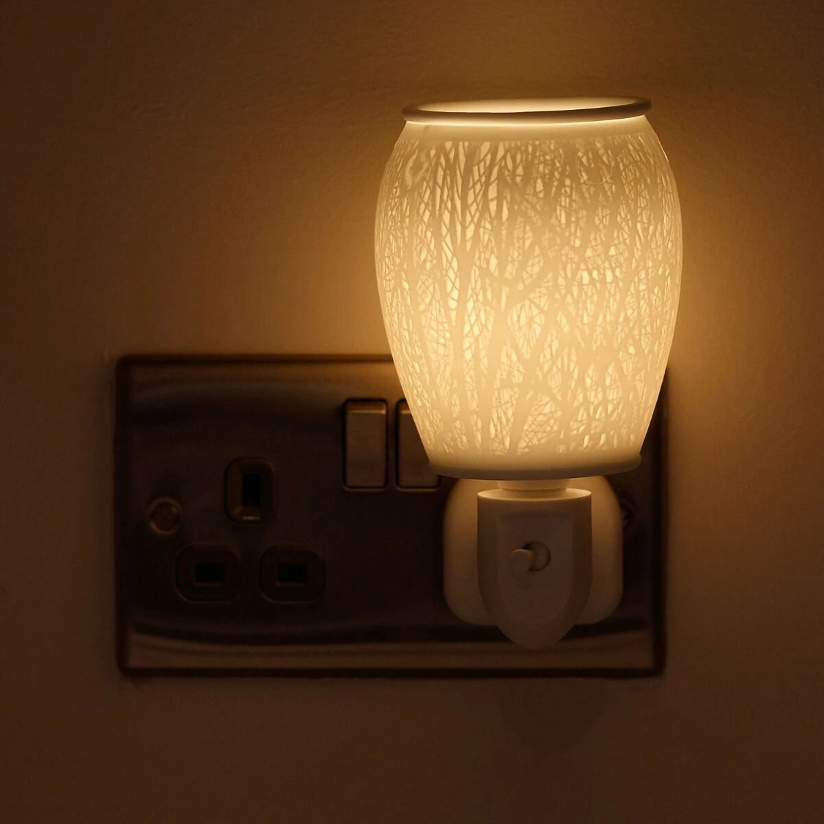 Desire Woodland Plug In Wax Melt Warmer - Elegant Home Fragrance Solution 7 Desire Woodland Plug In Wax Melt Warmer - Elegant Home Fragrance Solution - Image 5