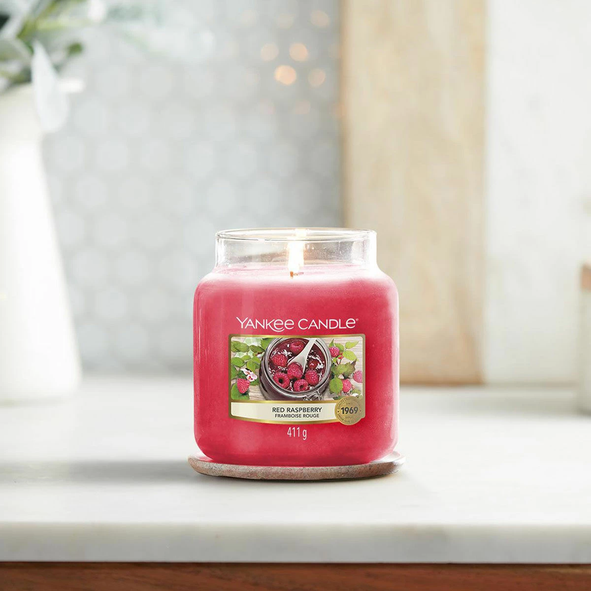 Yankee Candle Red Raspberry Medium Jar Candle - Long-Lasting Fragrance, 623g 5 Yankee Candle Red Raspberry Medium Jar Candle - Long-Lasting Fragrance, 623g - Image 3