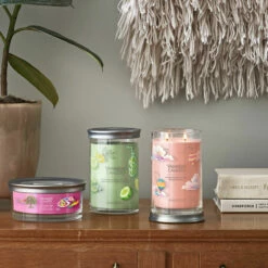 Yankee Candle Art In The Park Signature Multi-Wick Tumbler Candle - Long-Lasting Fragrance -Campus Gifts Sales ss23 signature collection lifestyle 4