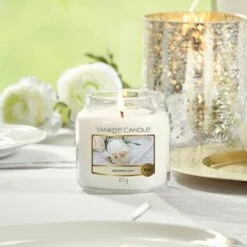 Yankee Candle Wedding Day Medium Jar Candle - Long-Lasting Fragrance for Home & Gifts
