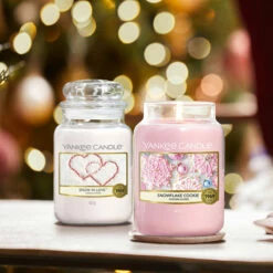 Yankee Candle Snow In Love Large Jar Candle - Long-Lasting Winter Fragrance -Campus Gifts Sales yankee candle 1249712e snow in love large jar candle lifestyle
