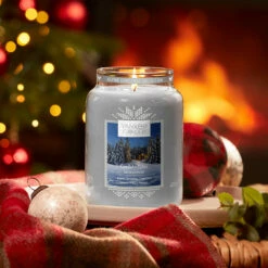 Yankee Candle Candlelit Cabin Large Jar Candle - Long-Lasting Scented Candle for Home Fragrance -Campus Gifts Sales yankee candle 1623715e candlelit cabin large jar candle lifestyle 2