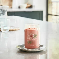 Yankee Candle Tropical Breeze Signature Large Jar Candle - Long-Lasting Fragrance - 623g -Campus Gifts Sales yankee candle 1629985e tropical breeze signature large jar candle lifestyle 1