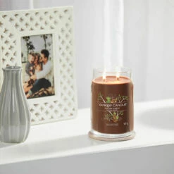 Yankee Candle Praline & Birch Signature Large Jar Candle | Long-Lasting Fragrance | Ideal for Home Decor 7 Yankee Candle Praline & Birch Signature Large Jar Candle | Long-Lasting Fragrance | Ideal for Home Decor -Campus Gifts Sales yankee candle 1629987e praline birch signature large jar candle lifestyle 1